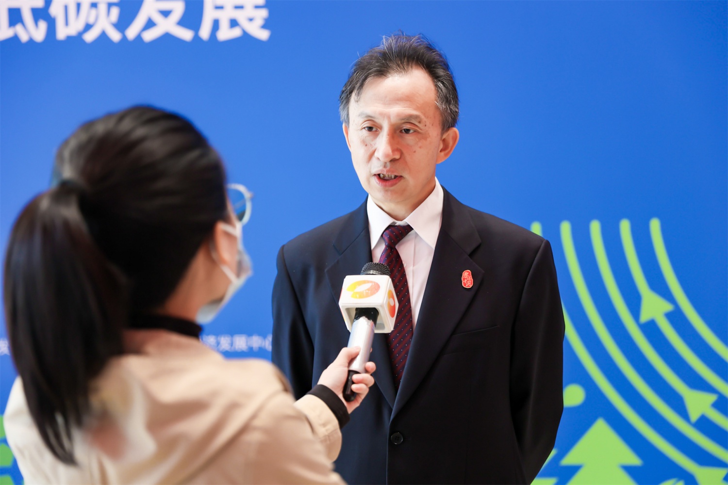 吕学都接受采访